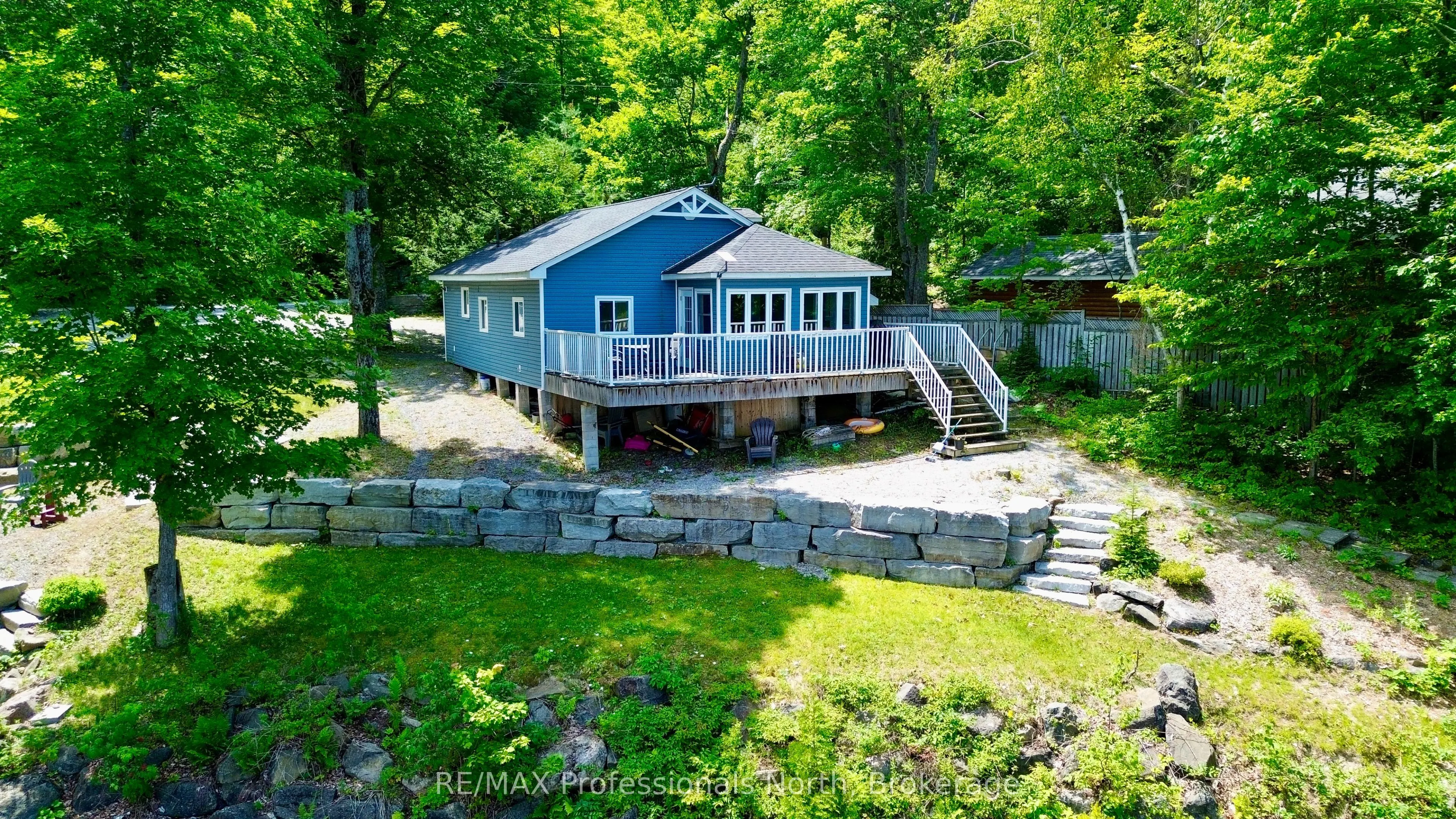 1129 Comak Crescent