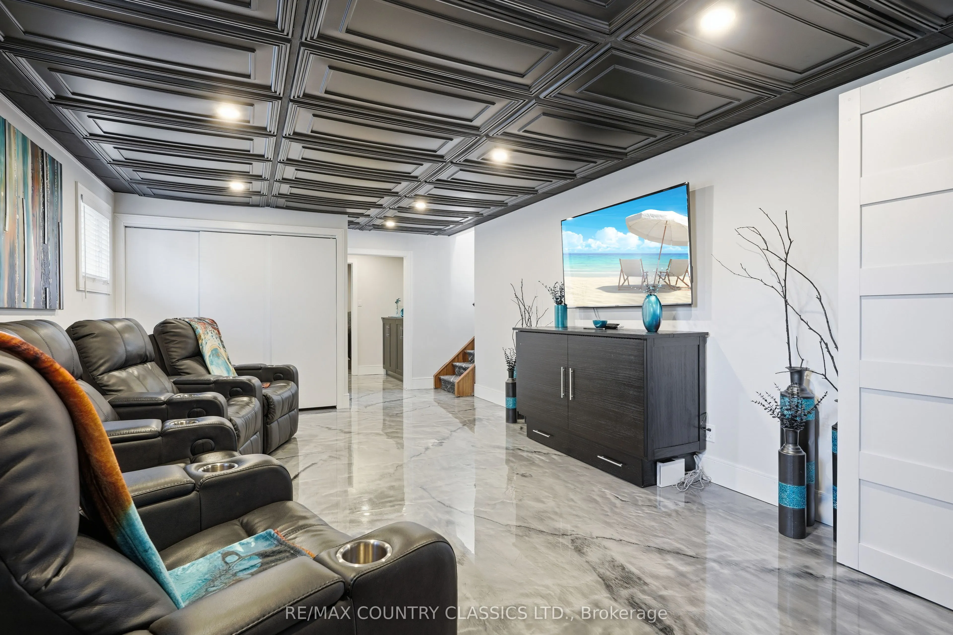 158 Bridge Street W