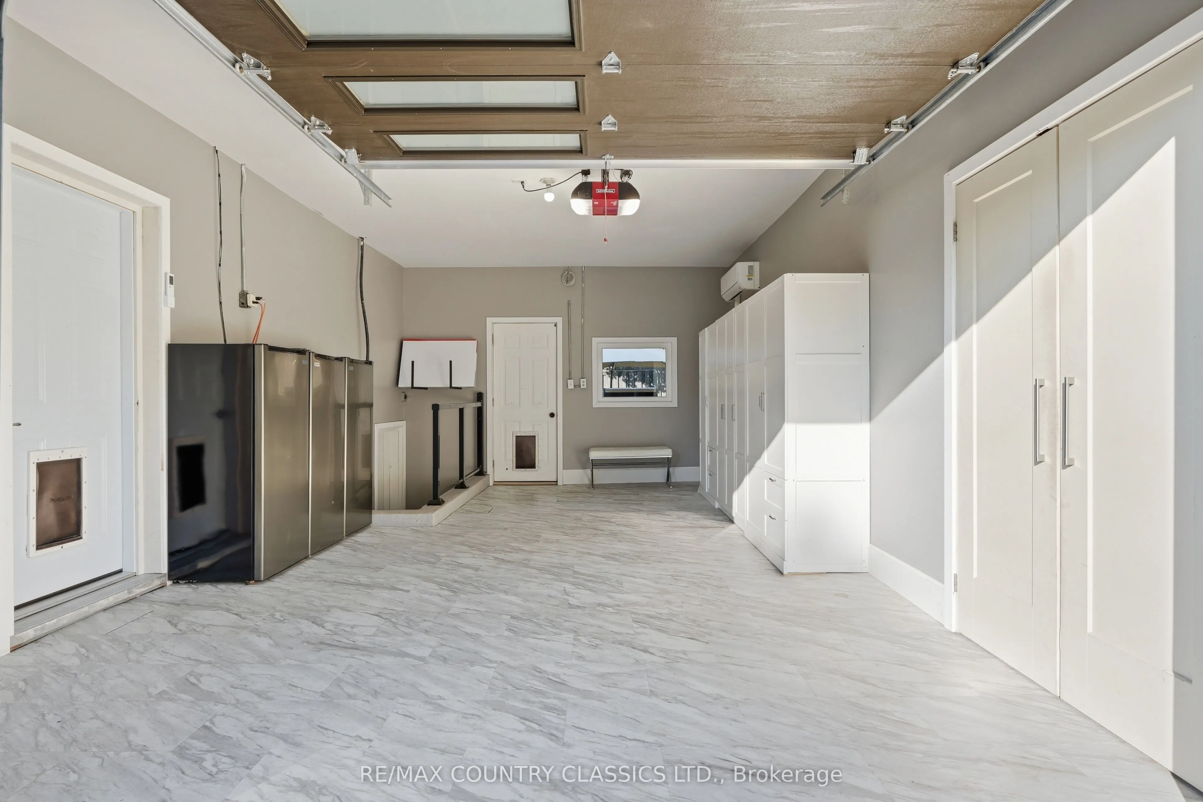 158 Bridge Street W