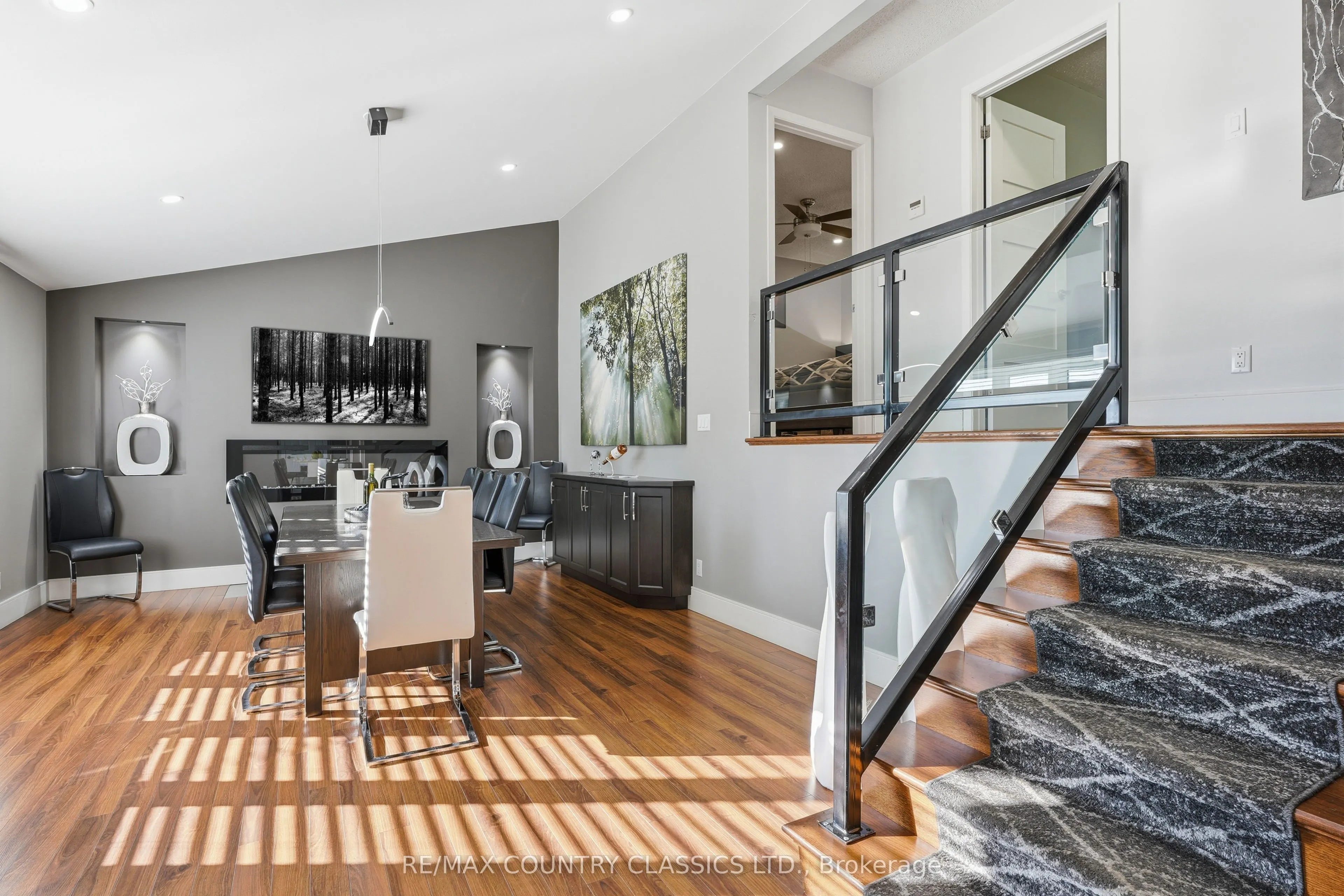 158 Bridge Street W