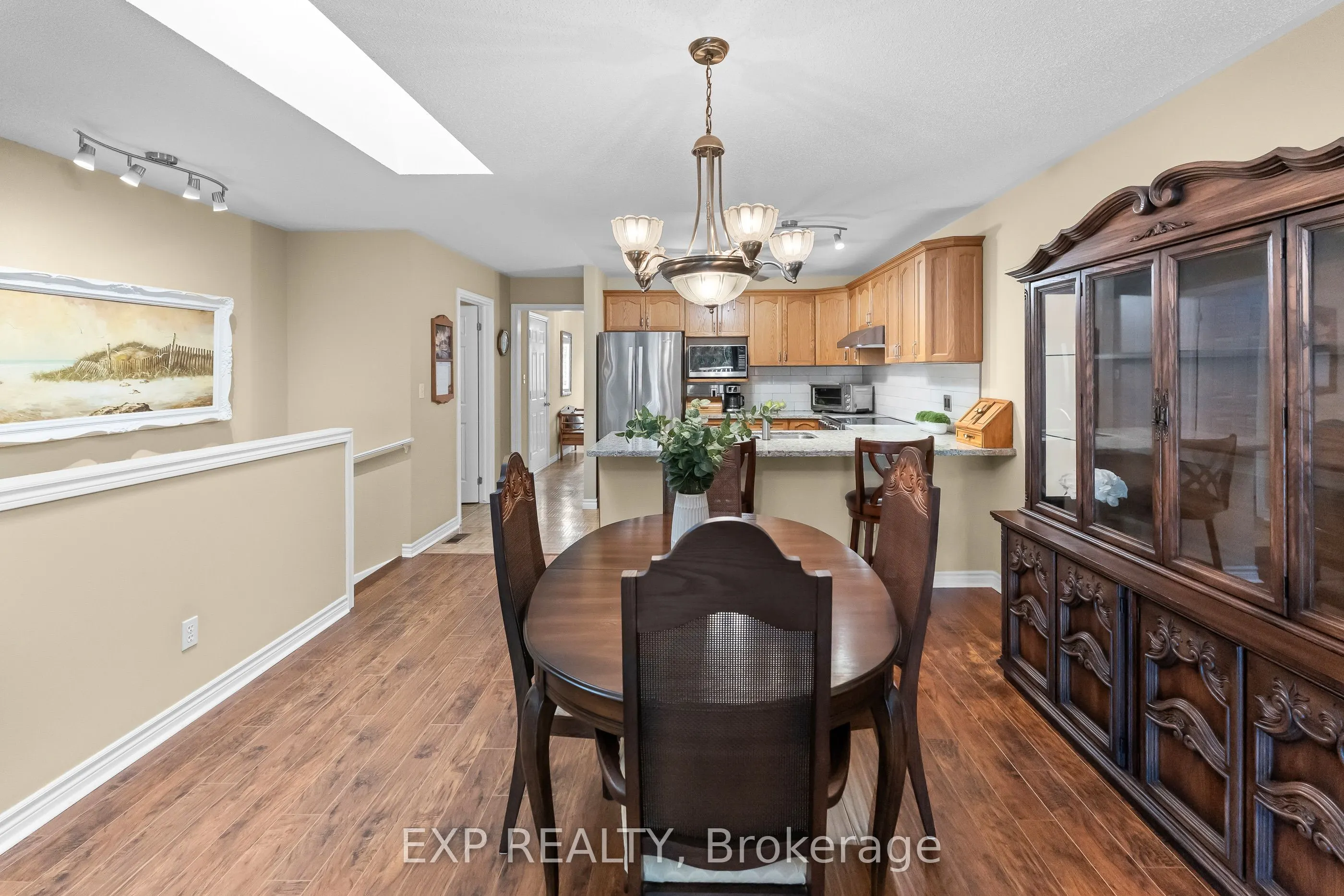 9 KINSMAN Court S