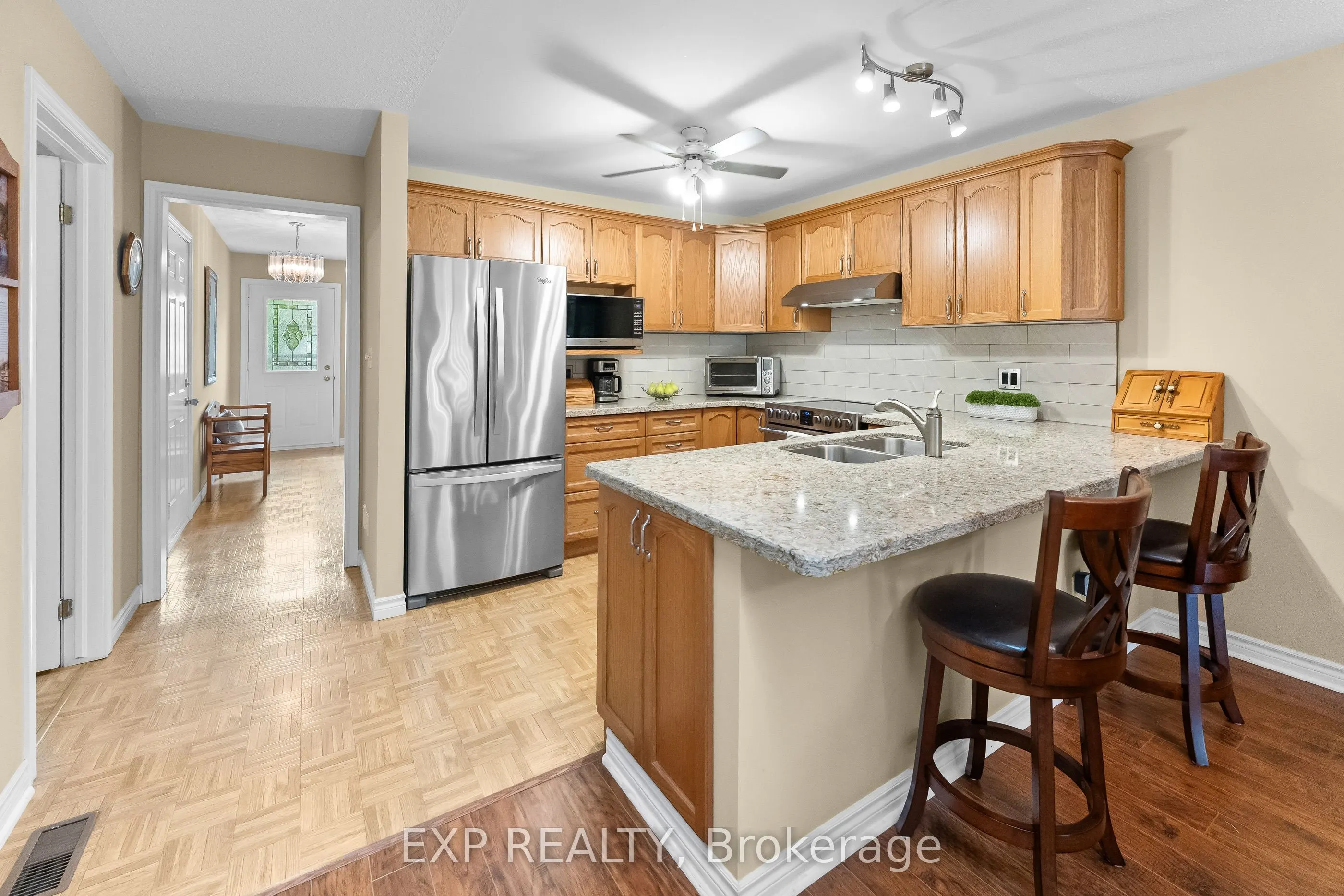 9 KINSMAN Court S