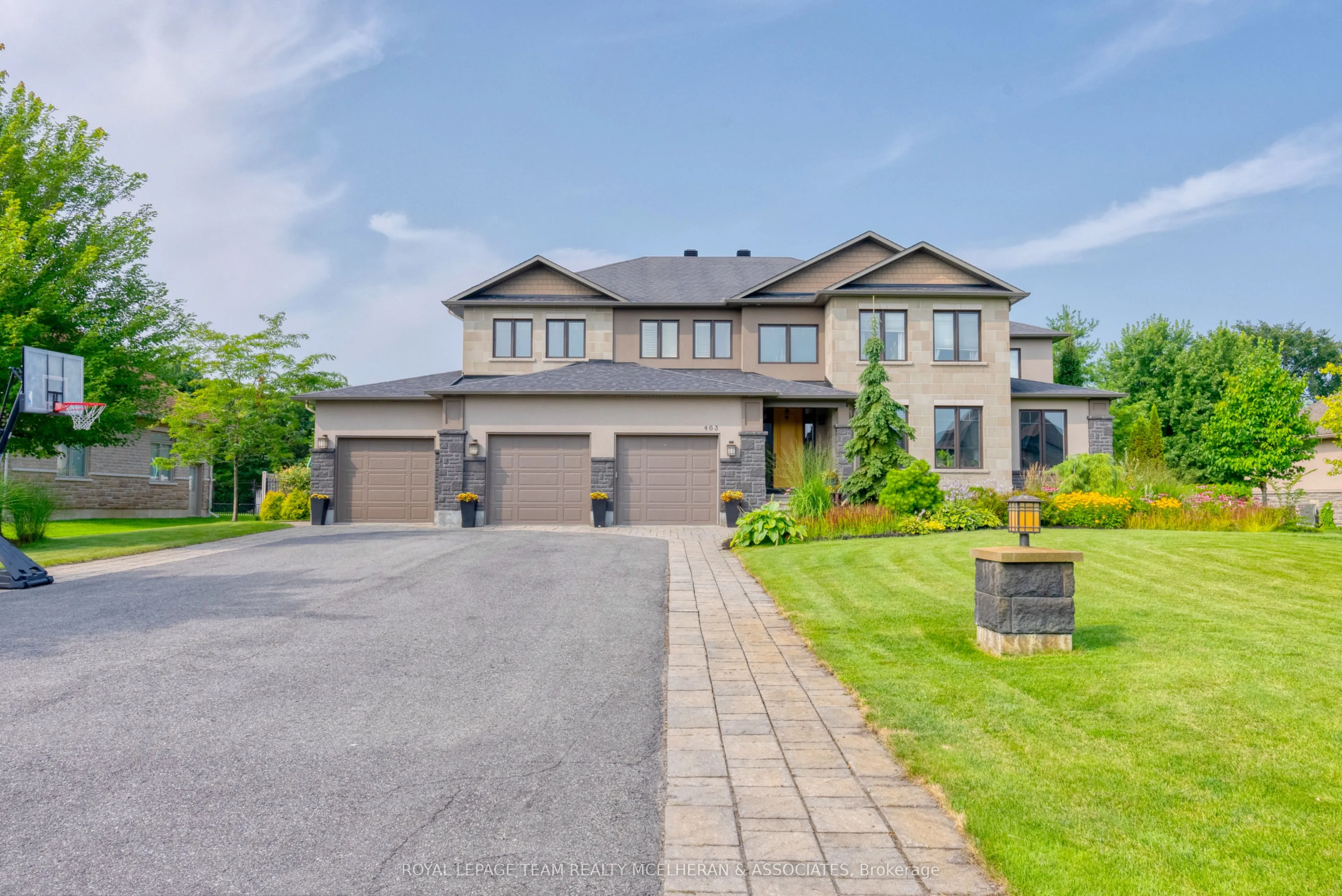 463 Lockmaster Crescent