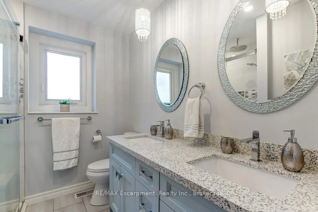 215 Briar Hill Crescent