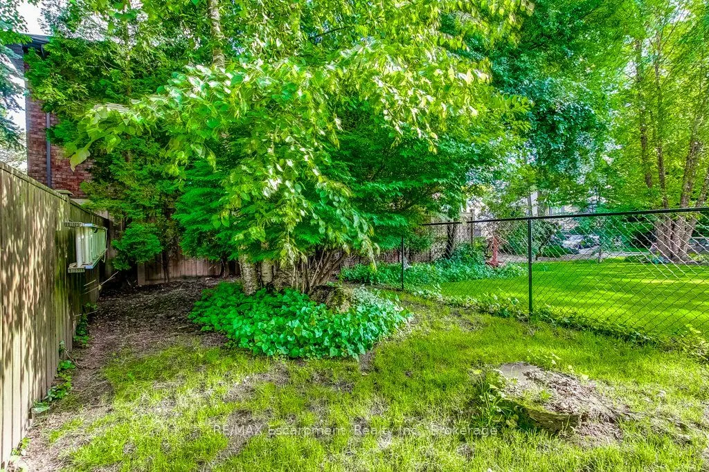 215 Briar Hill Crescent