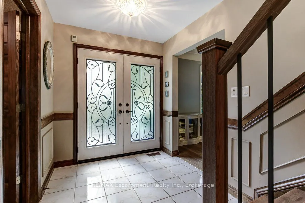 215 Briar Hill Crescent
