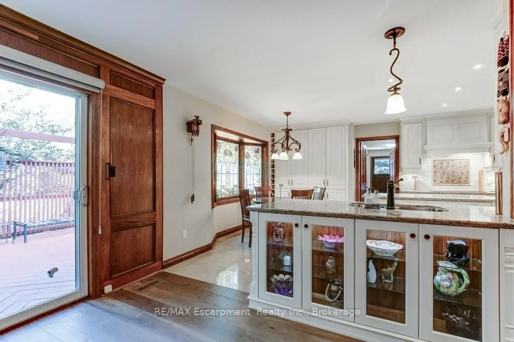 215 Briar Hill Crescent