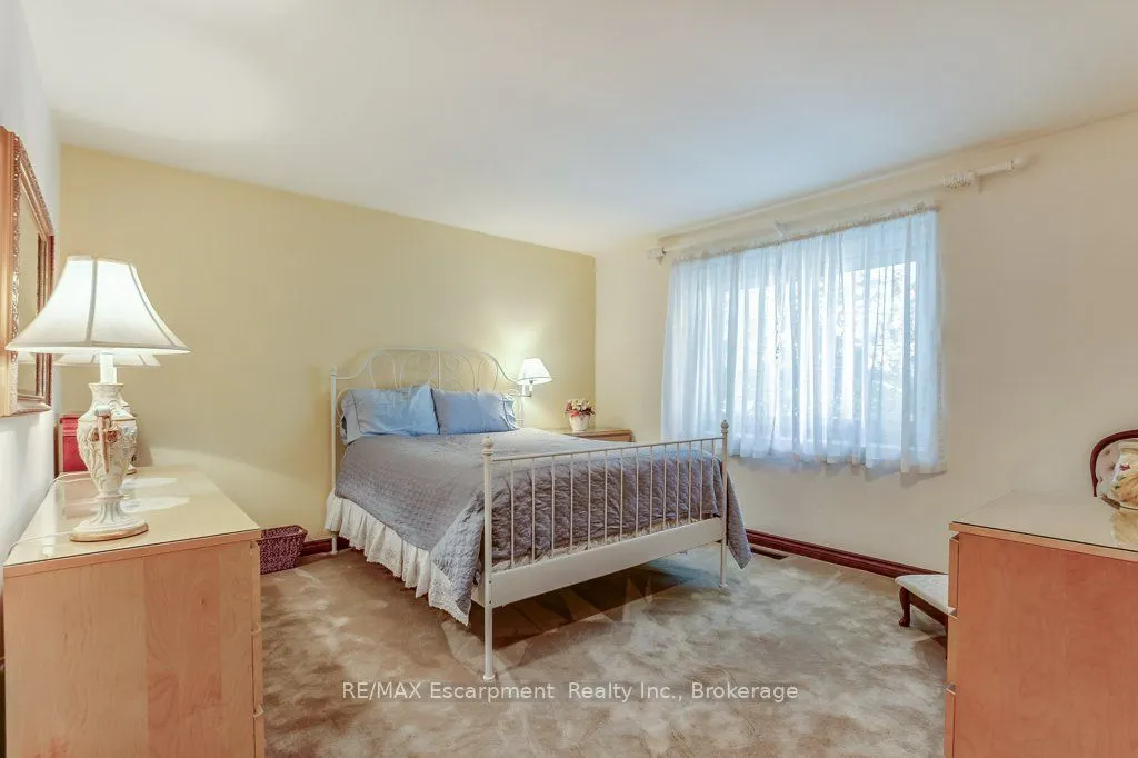 215 Briar Hill Crescent