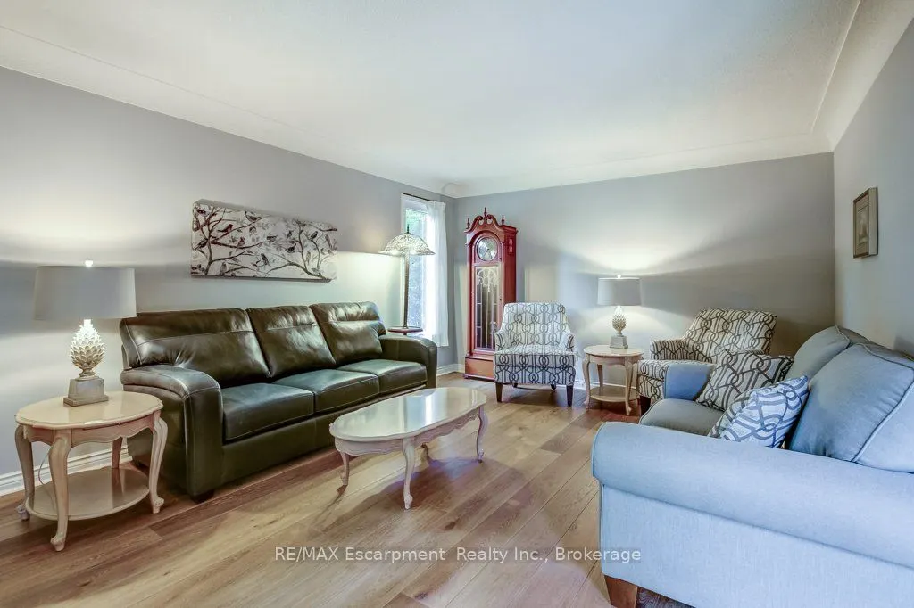 215 Briar Hill Crescent