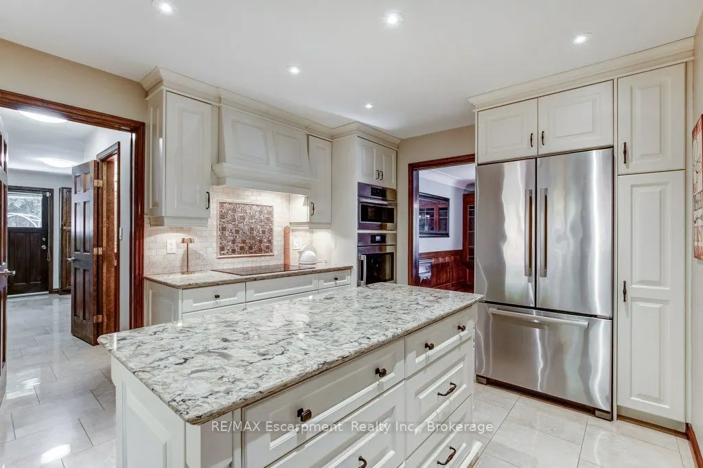 215 Briar Hill Crescent