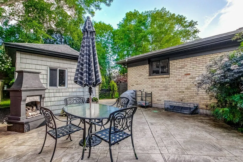 215 Briar Hill Crescent