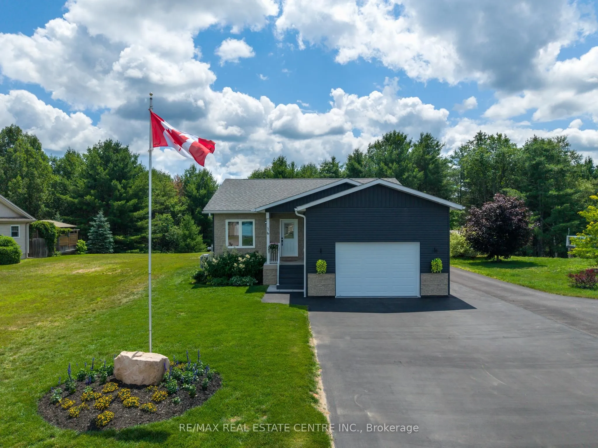 16 Williams Drive