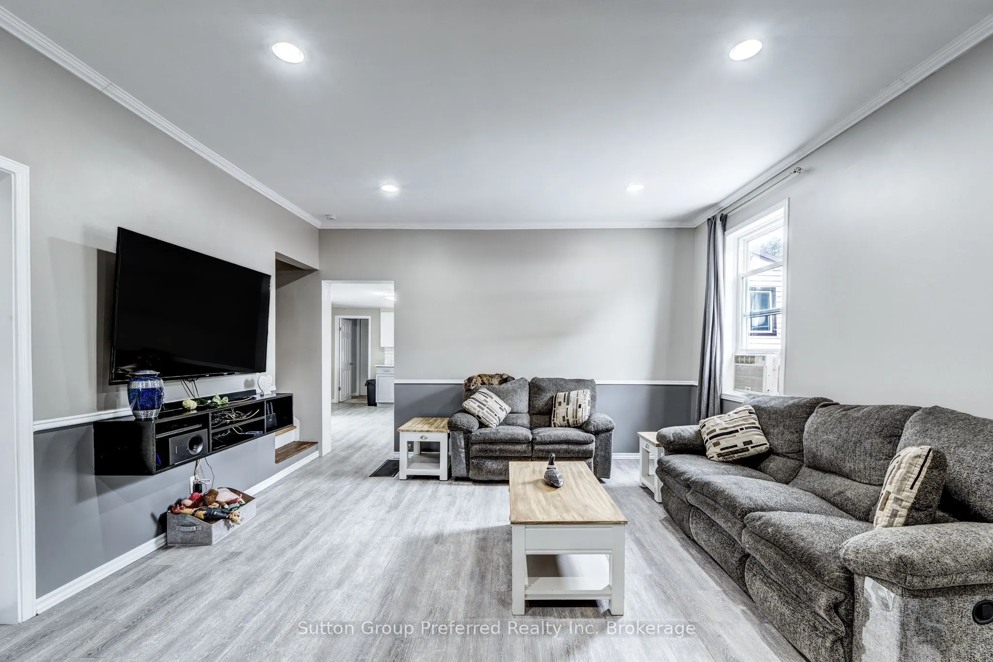 685744 Main Street