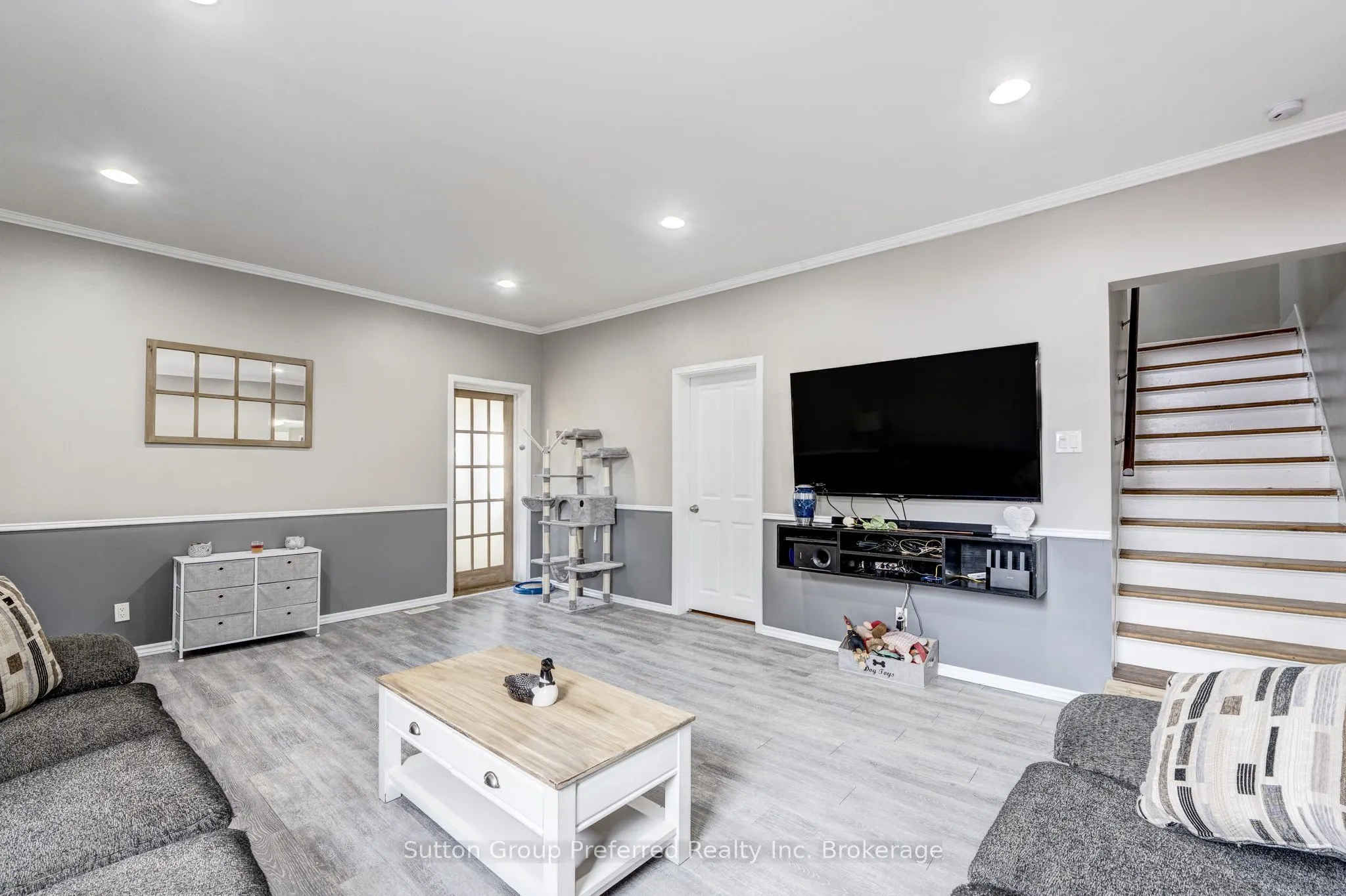 685744 Main Street