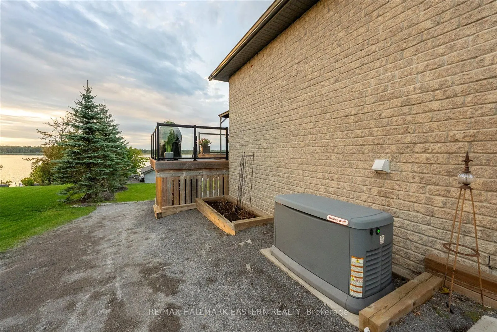 2112 Truman Drive
