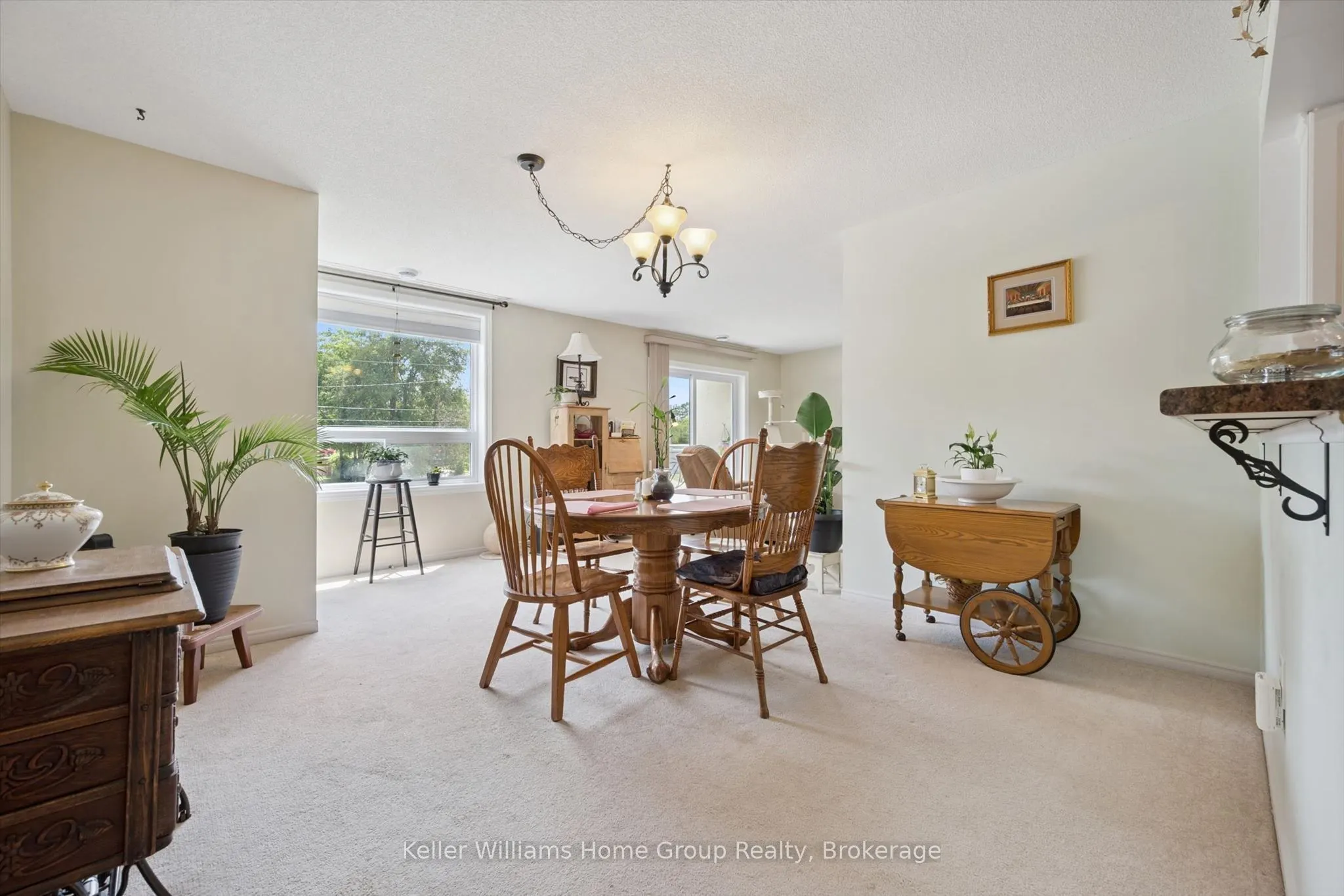 245 Queen Street W #305
