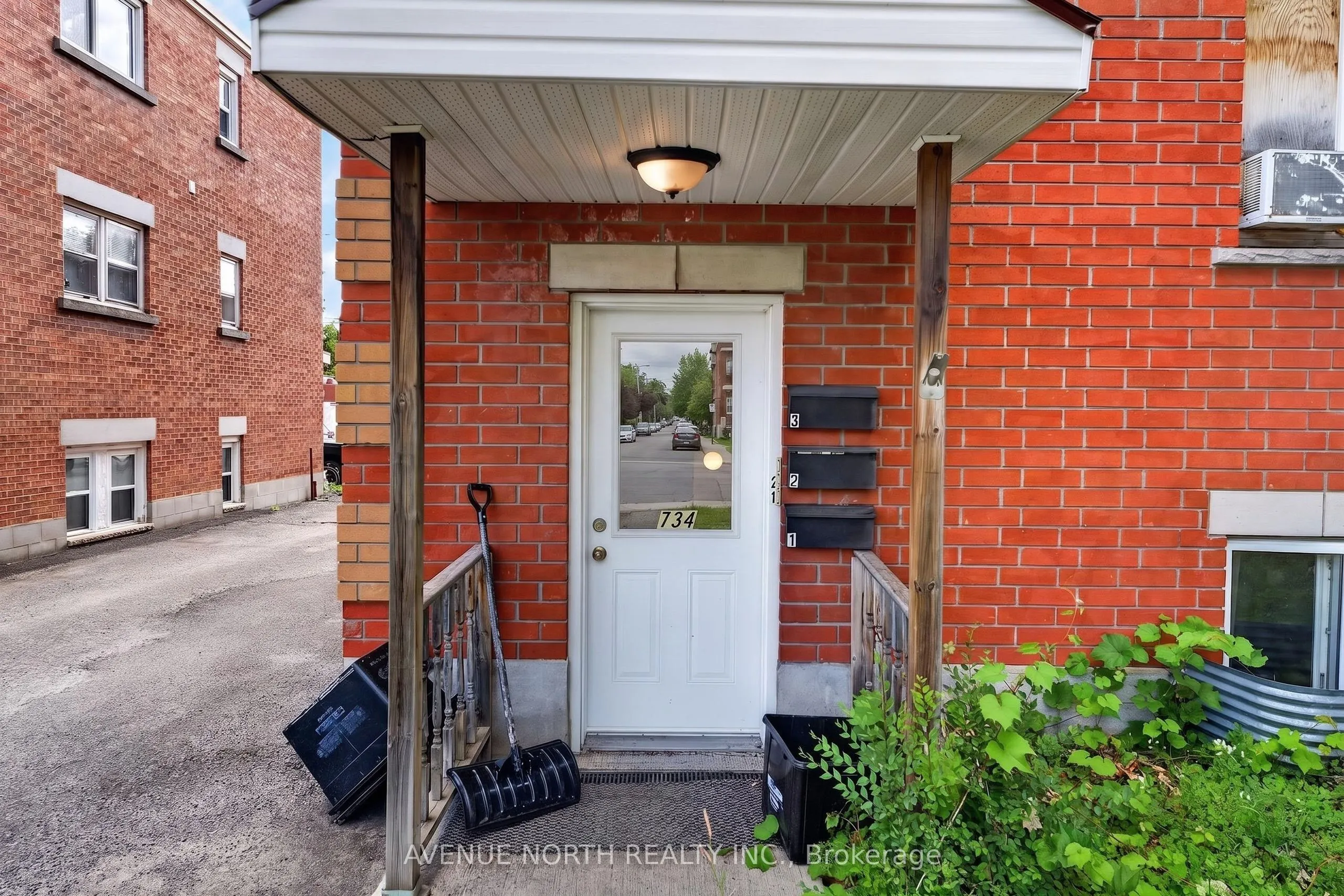 734 De L'eglise Street