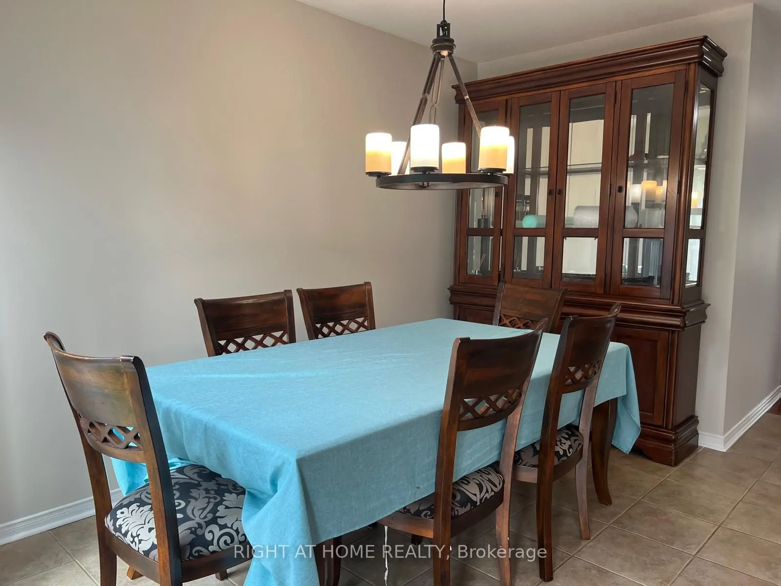 39 Golden Iris Crescent