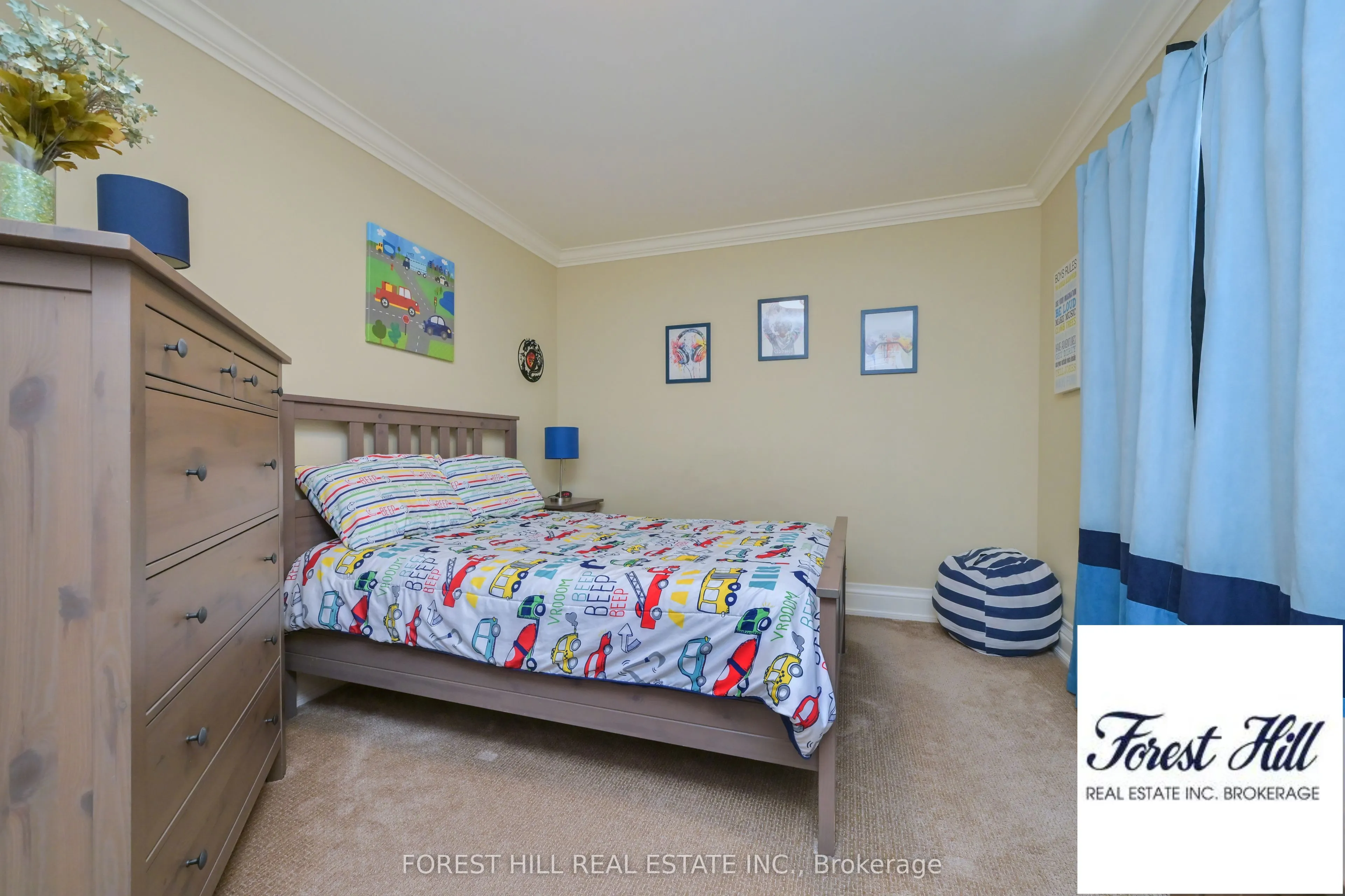 347094 Mono Centre Road