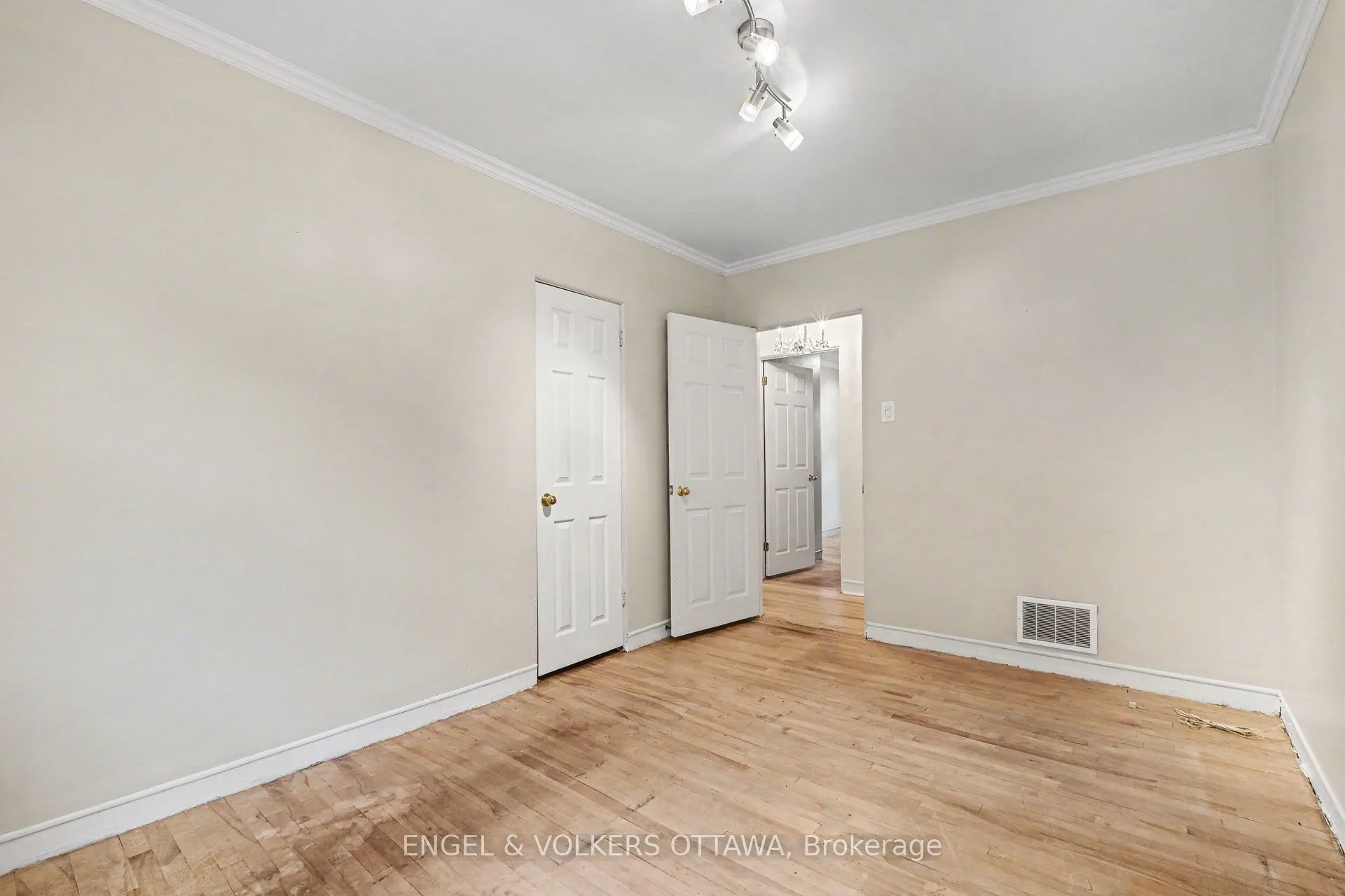 325 Summit Avenue