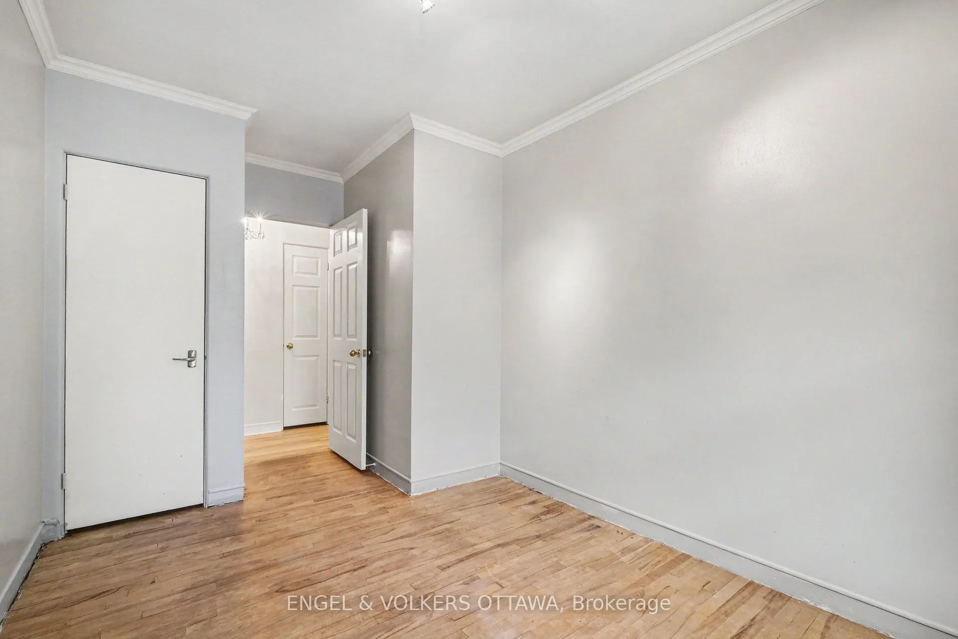 325 Summit Avenue