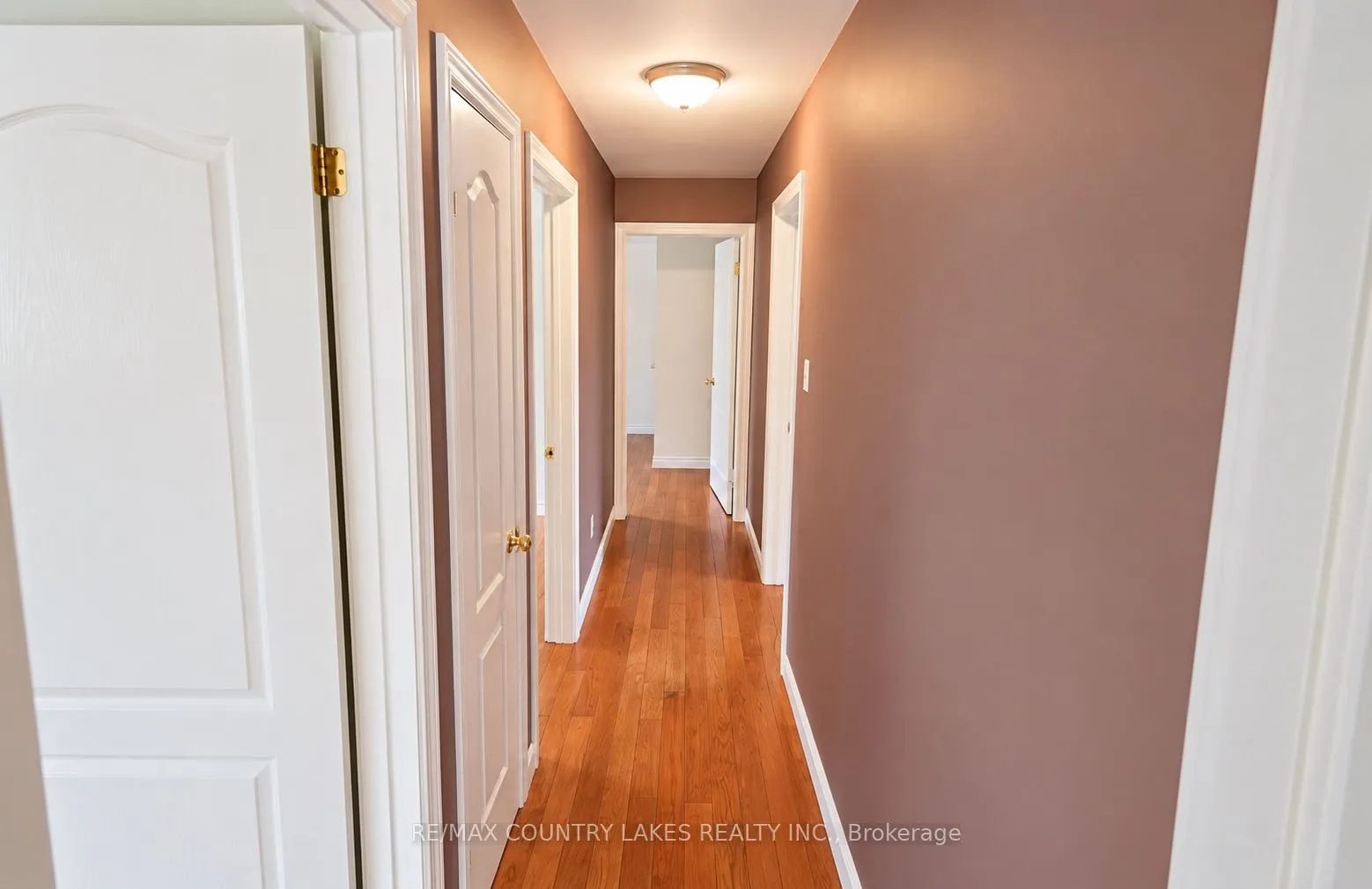 16 Hummingbird Lane