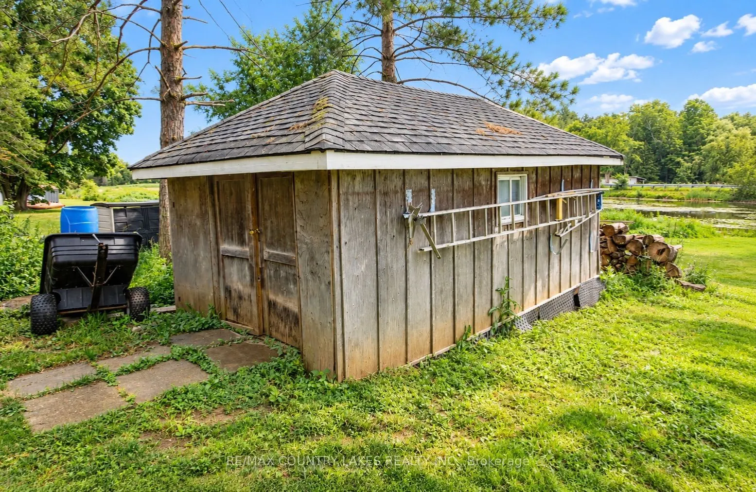 16 Hummingbird Lane