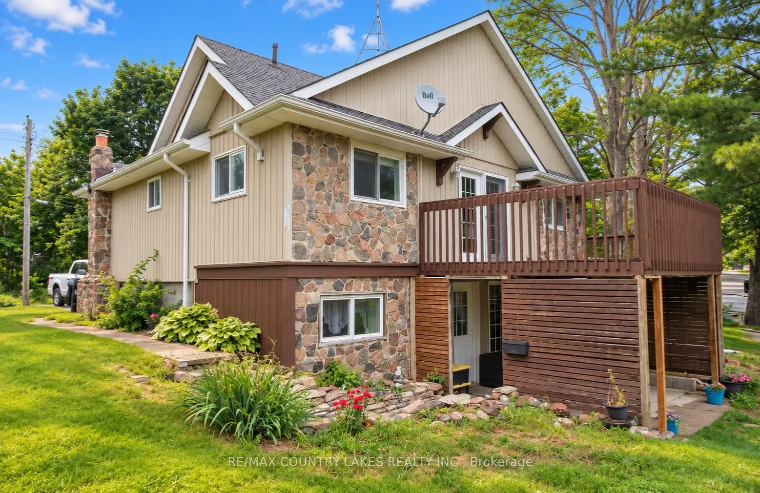 16 Hummingbird Lane