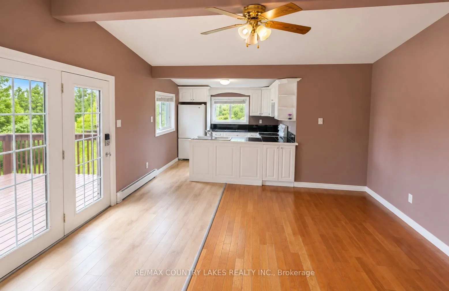 16 Hummingbird Lane