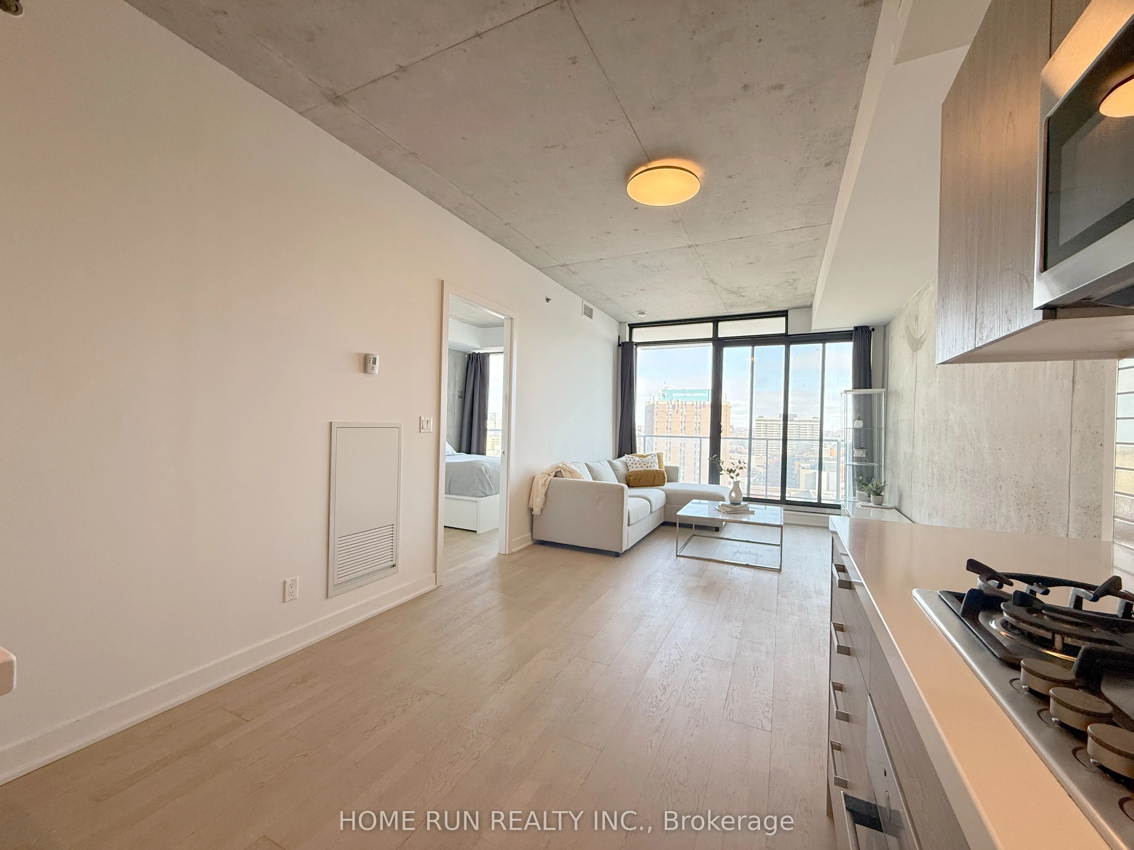 203 CATHERINE Street #1208
