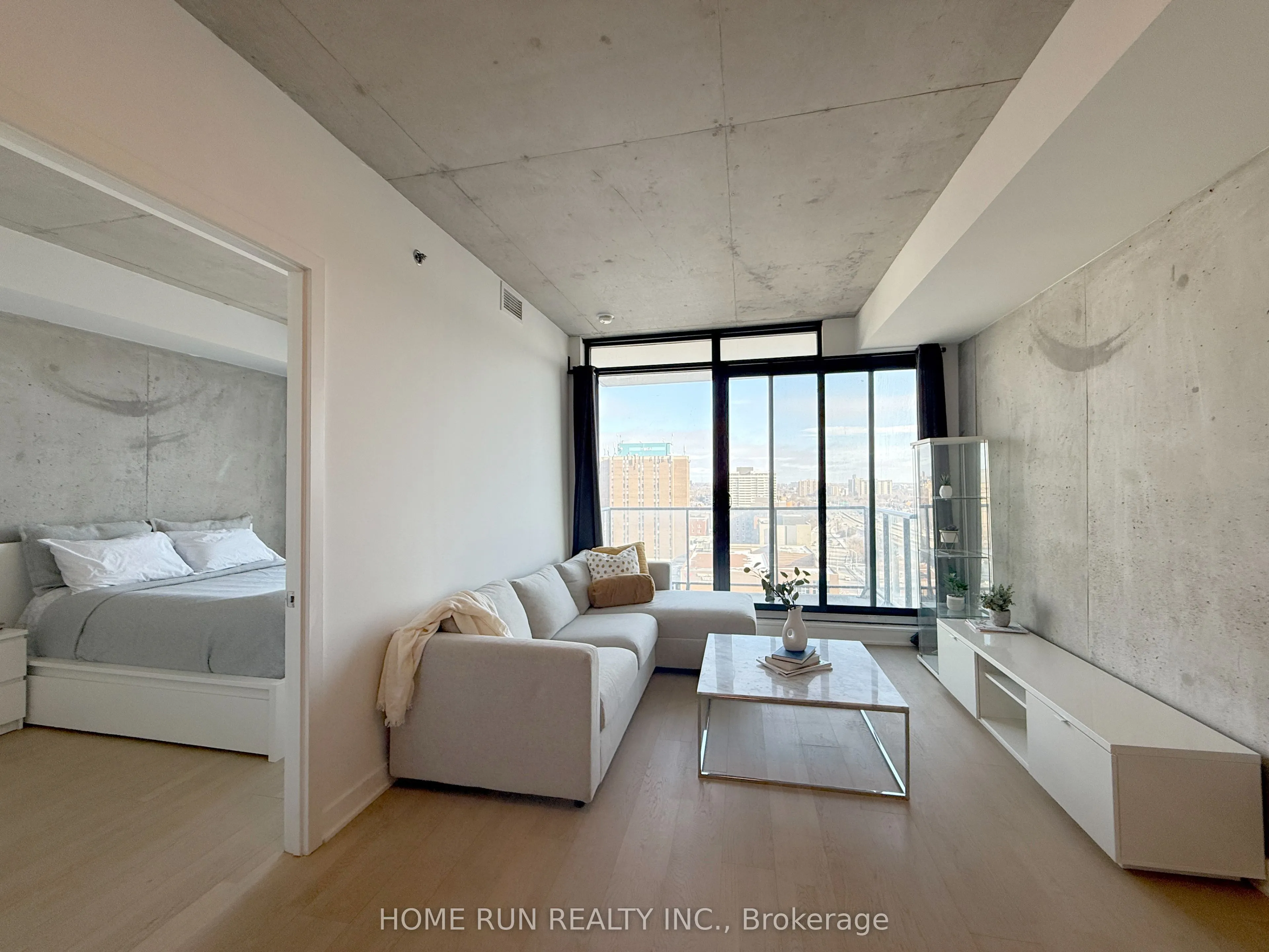 203 CATHERINE Street #1208
