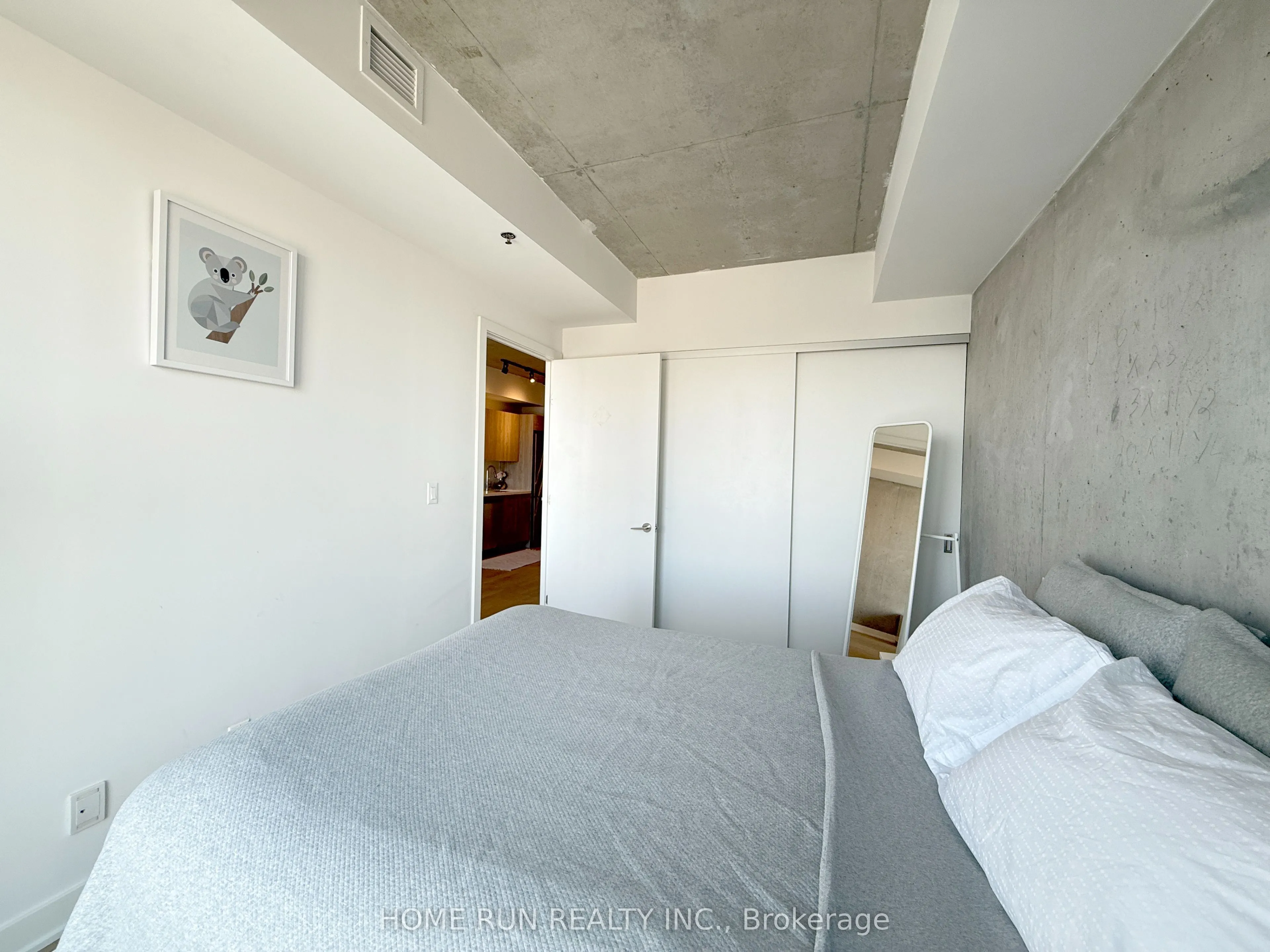 203 CATHERINE Street #1208