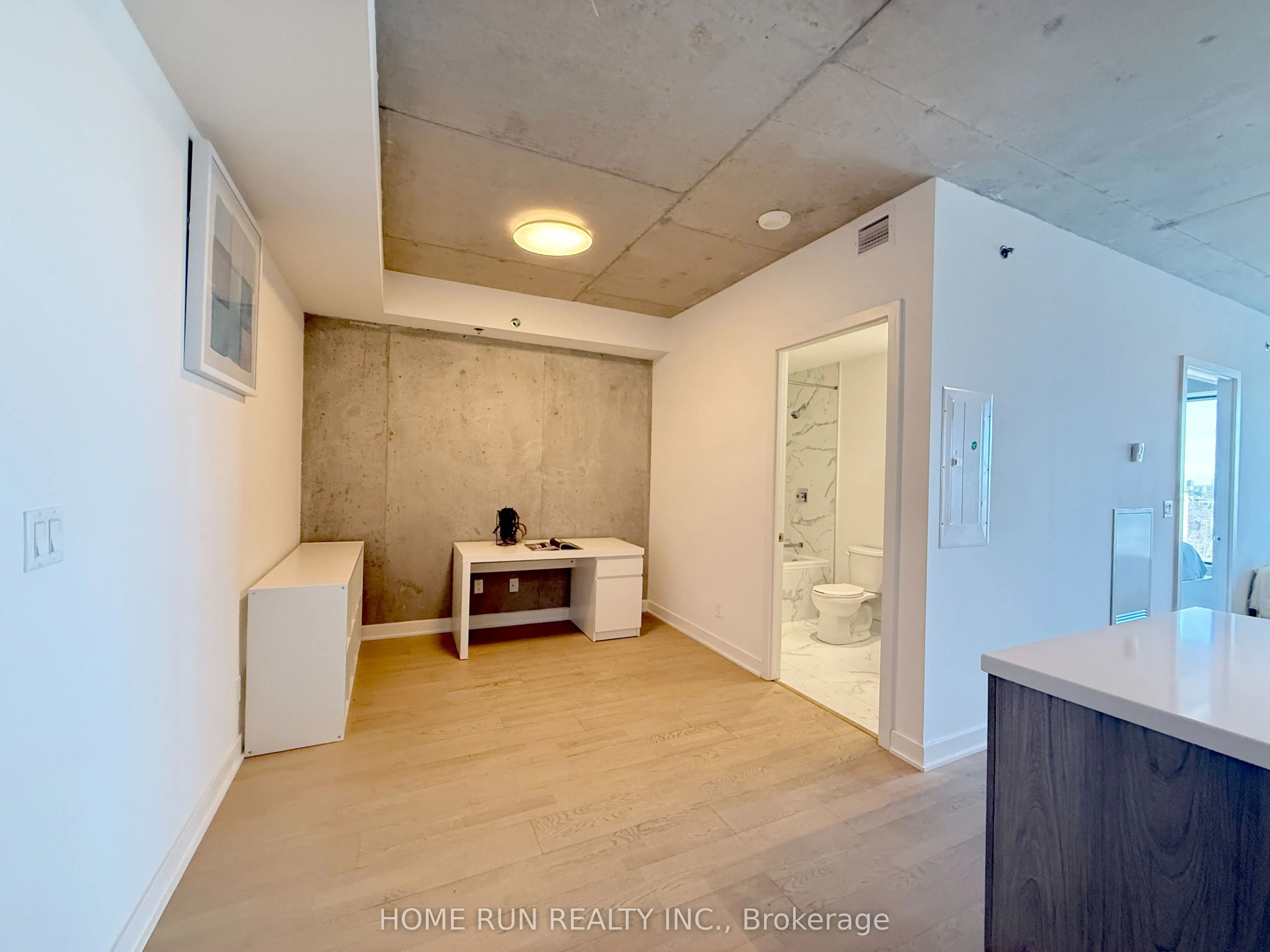 203 CATHERINE Street #1208