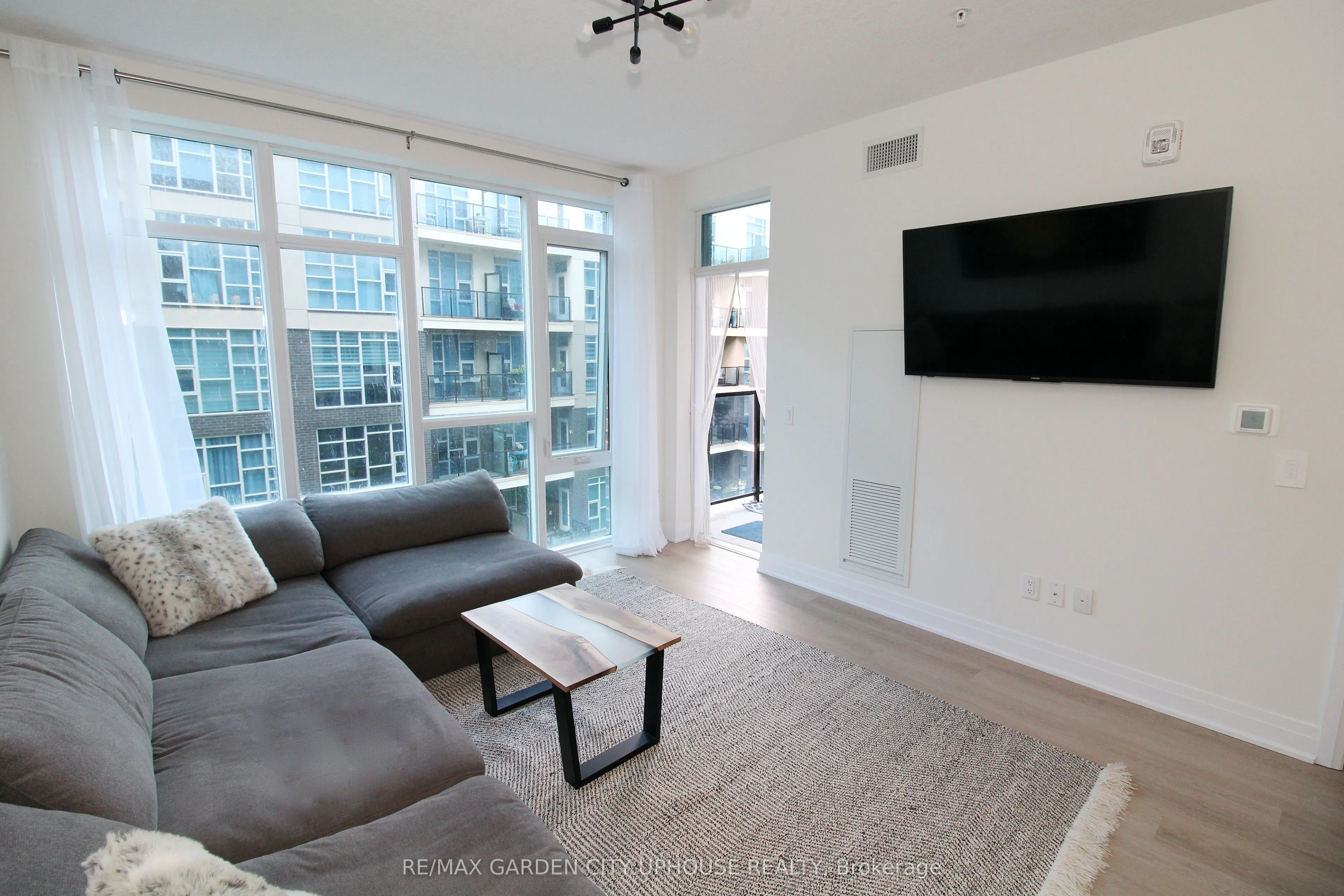 16 CONCORD Place #336