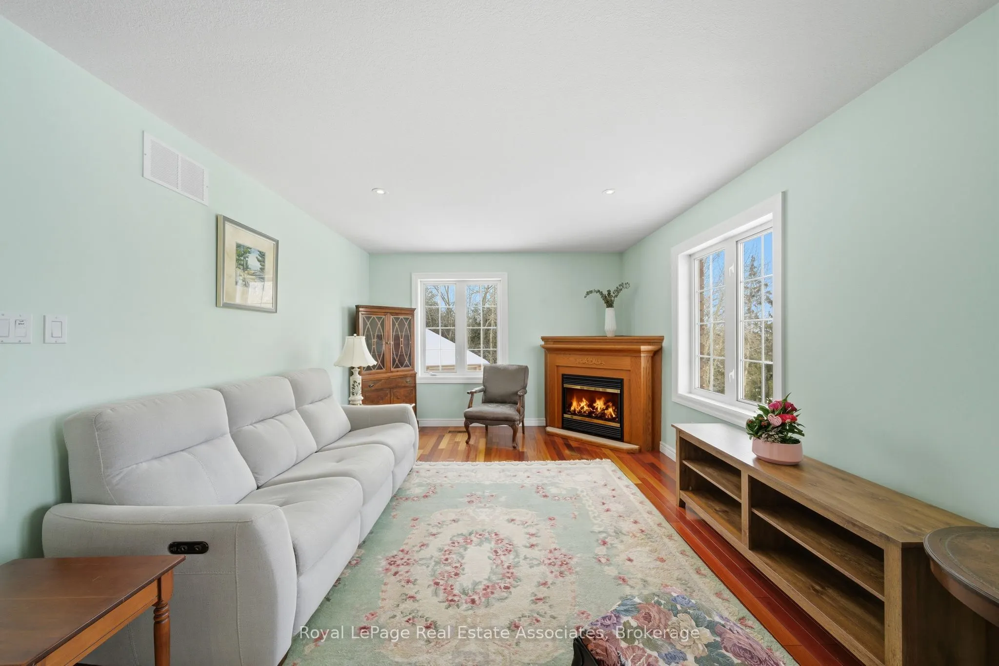 86 Ridge Road E