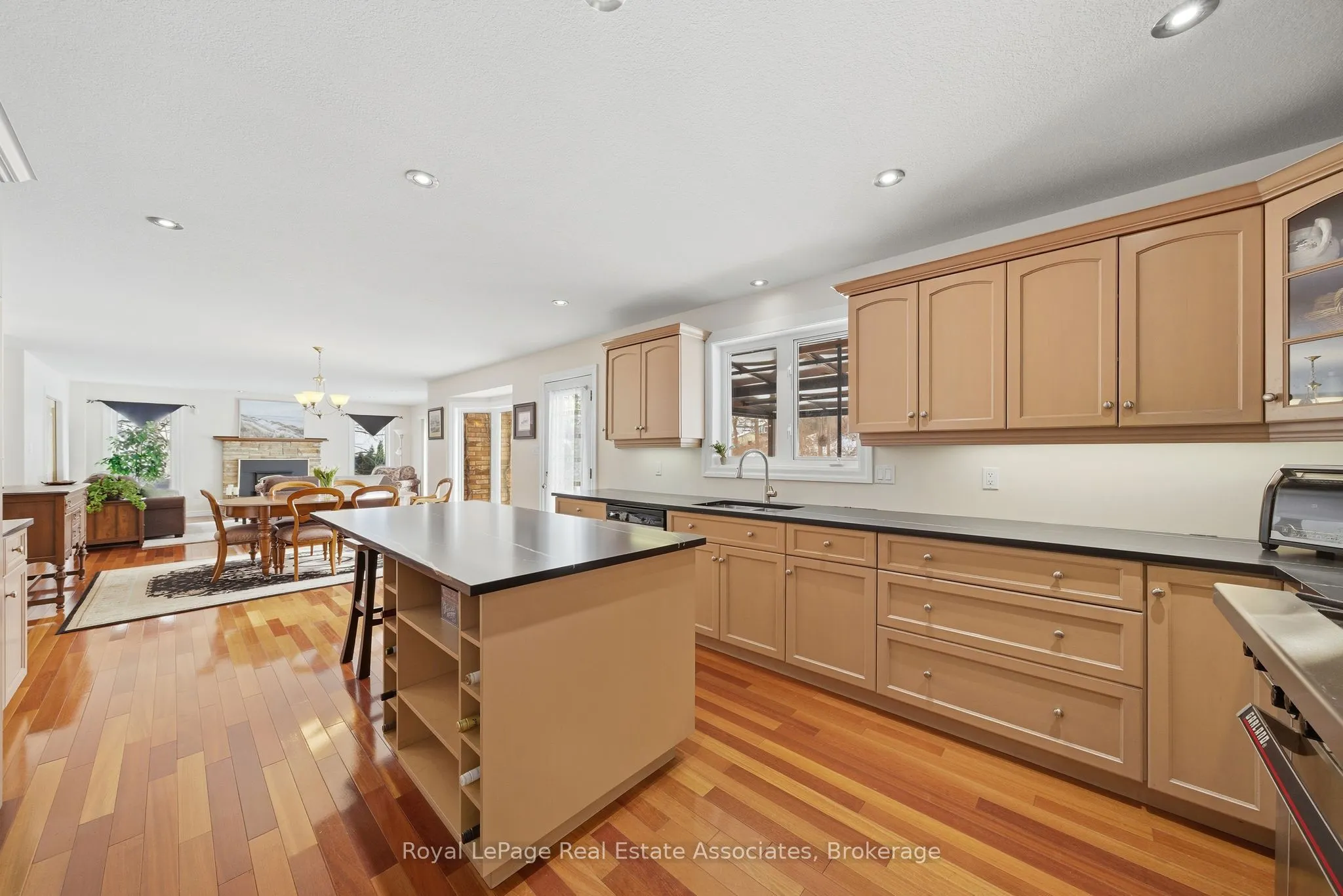 86 Ridge Road E