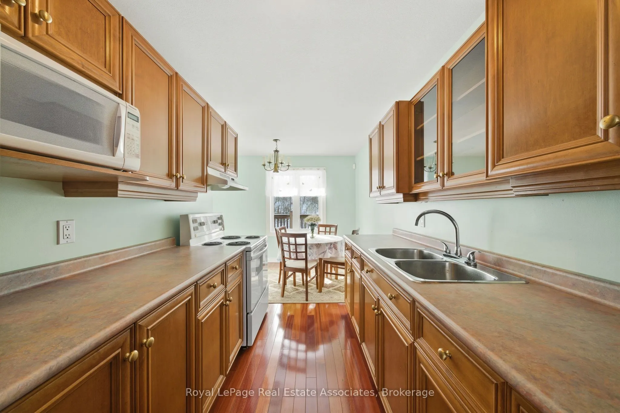 86 Ridge Road E