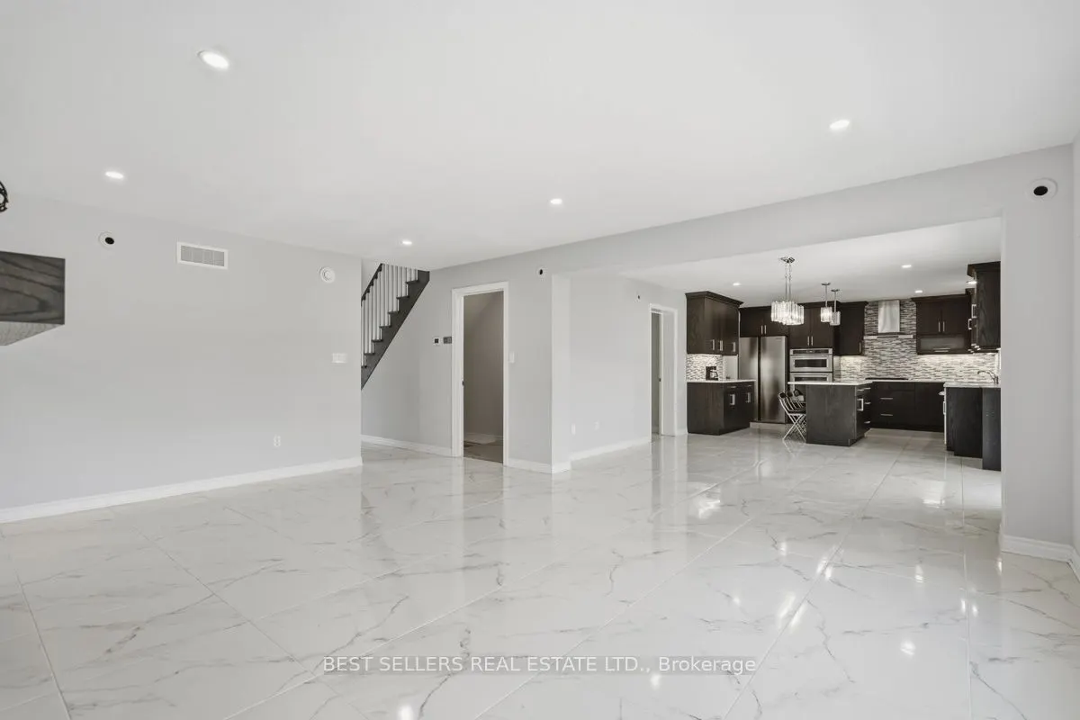 22 Weir Crescent