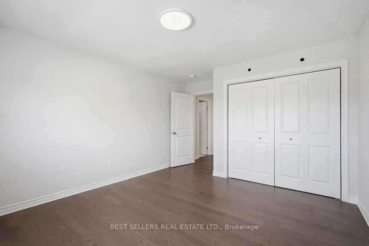 22 Weir Crescent