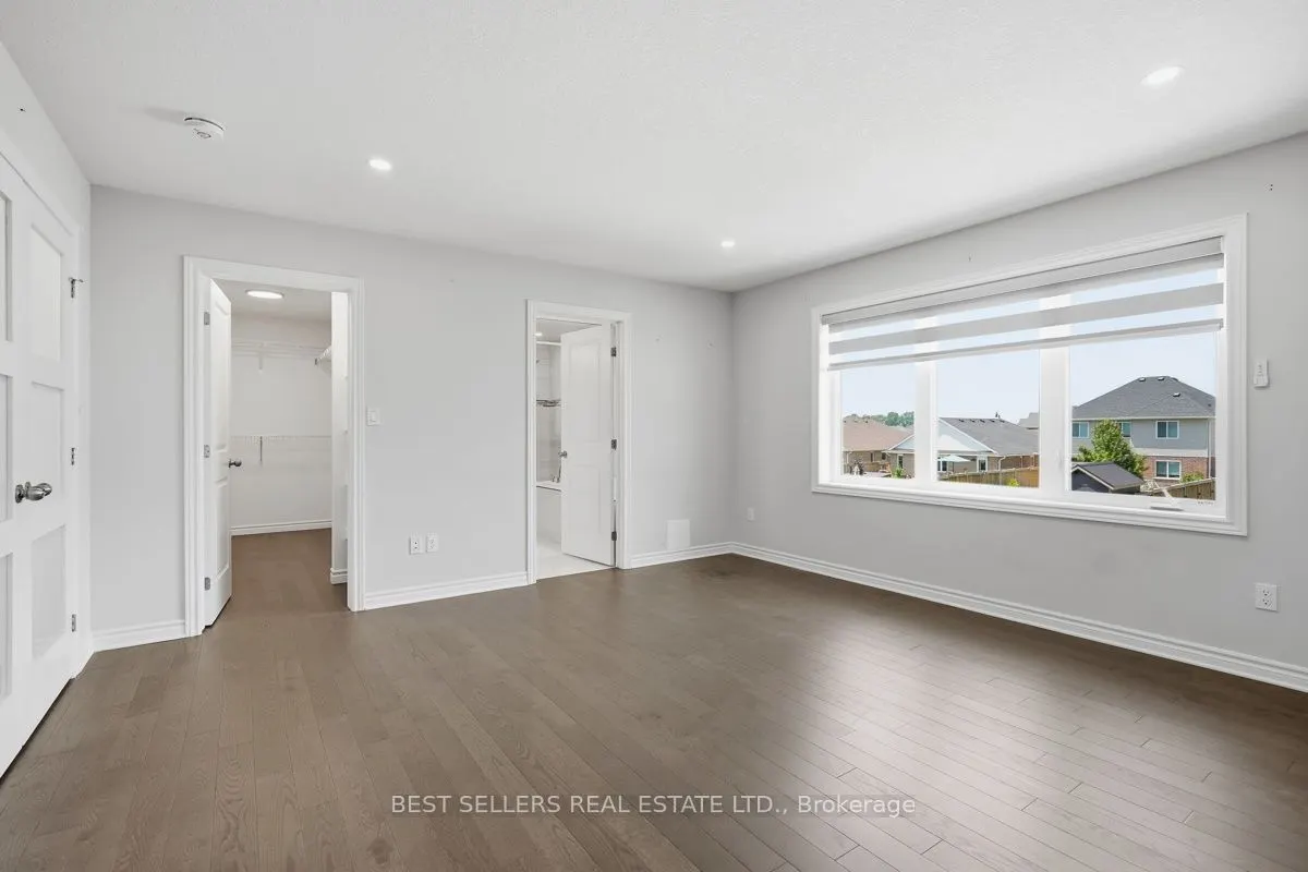 22 Weir Crescent