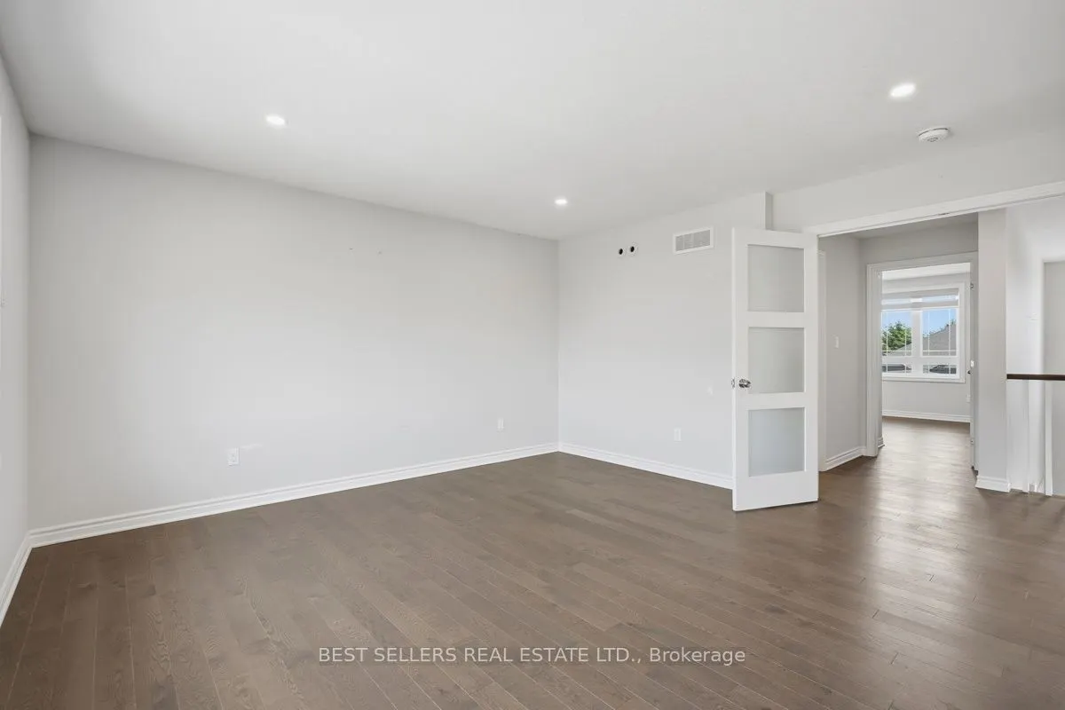 22 Weir Crescent
