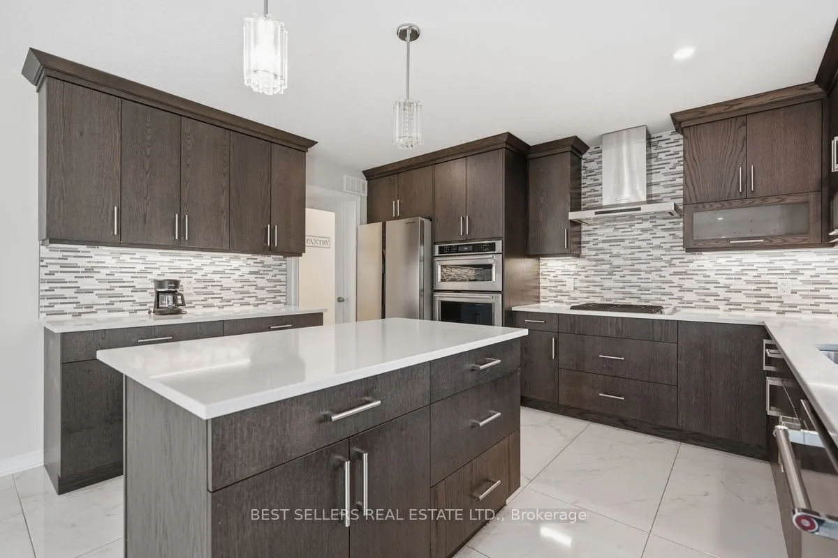 22 Weir Crescent
