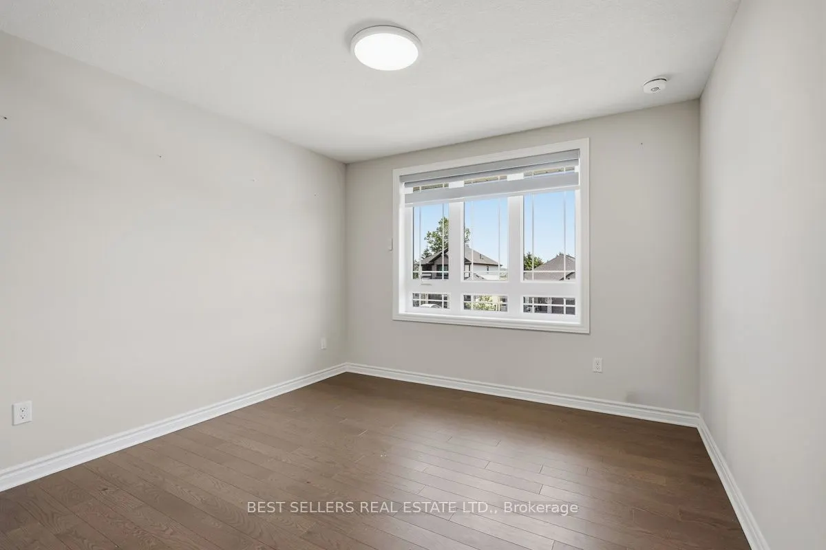 22 Weir Crescent