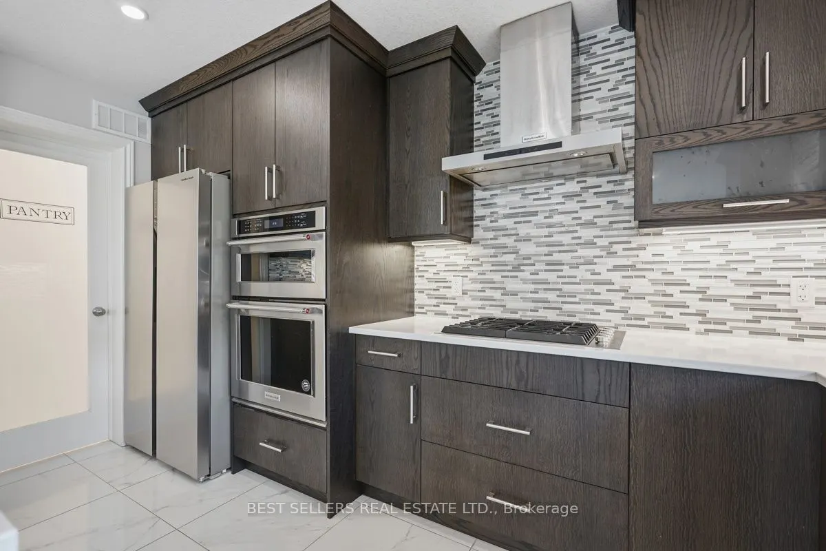 22 Weir Crescent