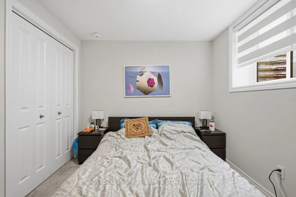 22 Weir Crescent