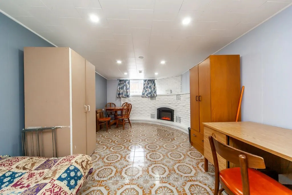 37 Allan Drive