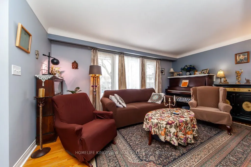 37 Allan Drive
