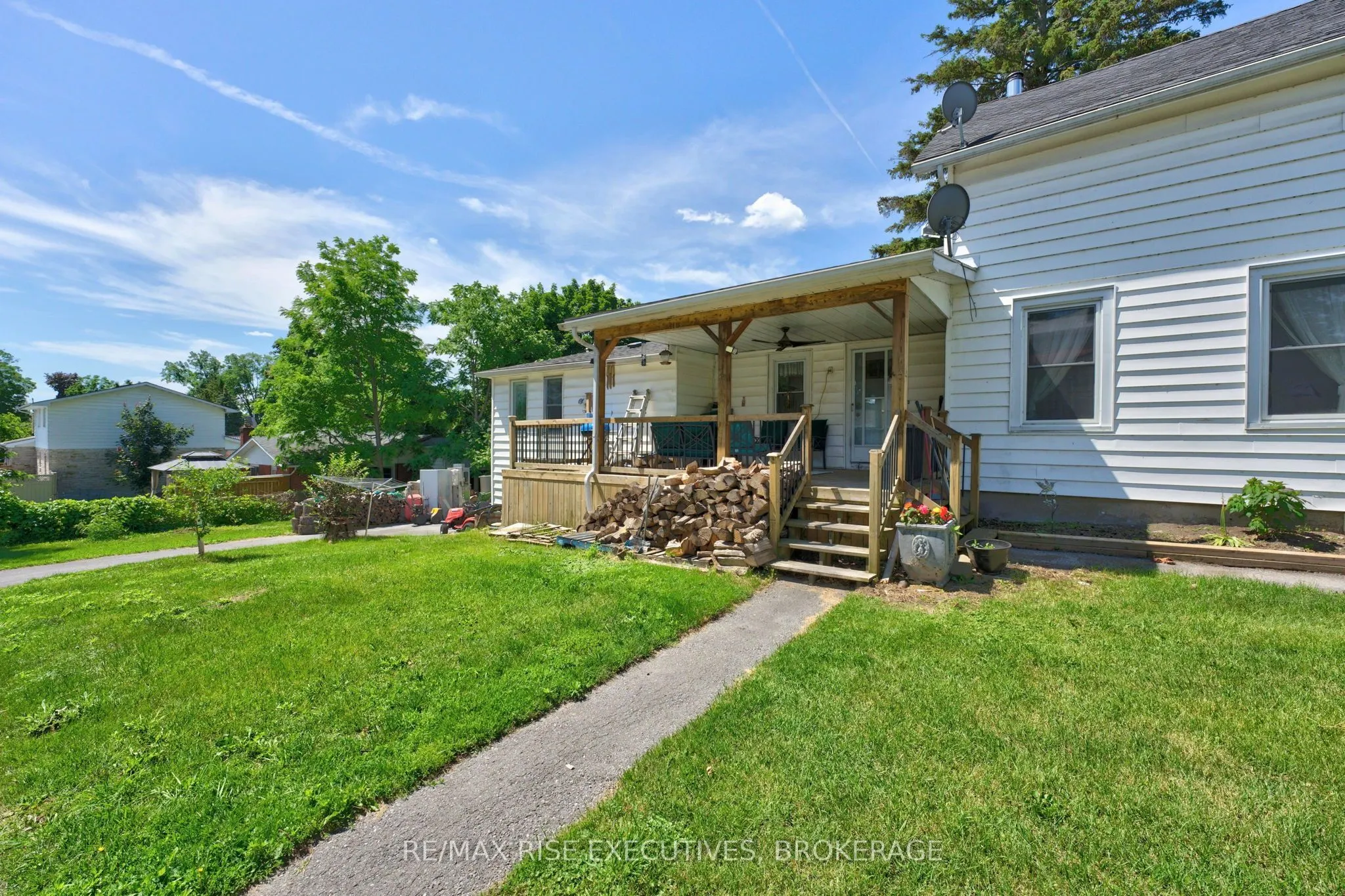 186 Bridge Street W