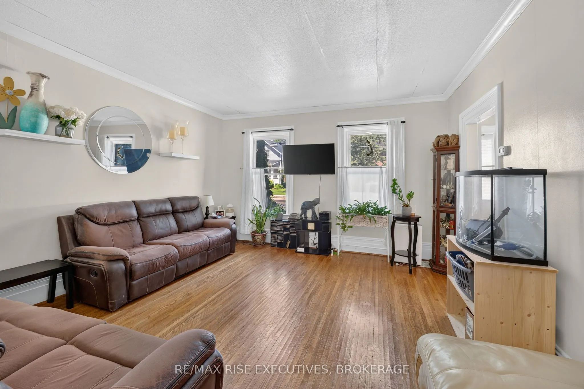 186 Bridge Street W