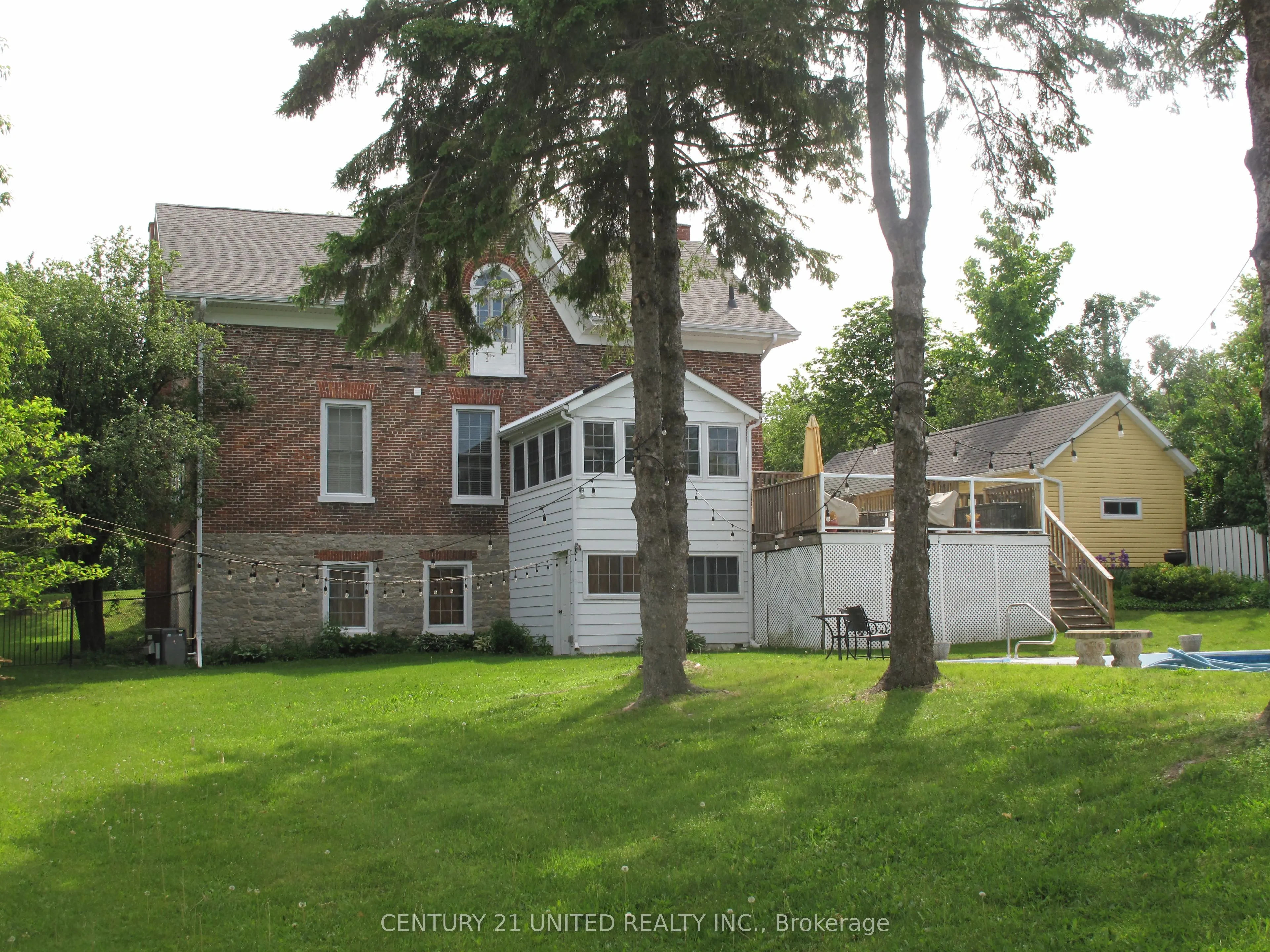 33 Bridge Street S